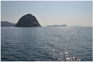遊魚船 響の釣り場所（鼻繰島）の写真です